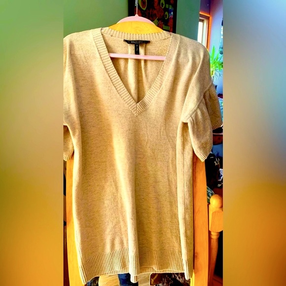 🔥BCBG Maxazria ruffle bell sleeve oversized sweater - Picture 2 of 16